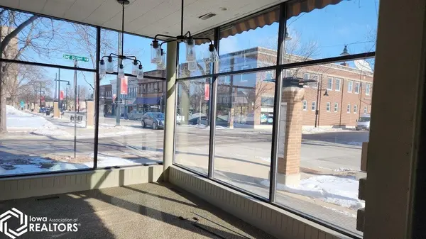122-124 N Federal AVE, Mason City, IA 50401