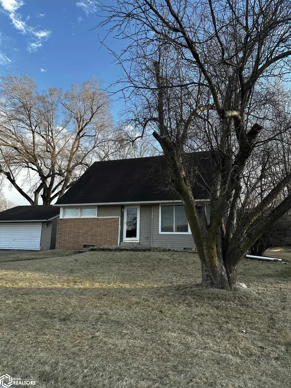515 W Des Moines ST, Brooklyn, IA 52211