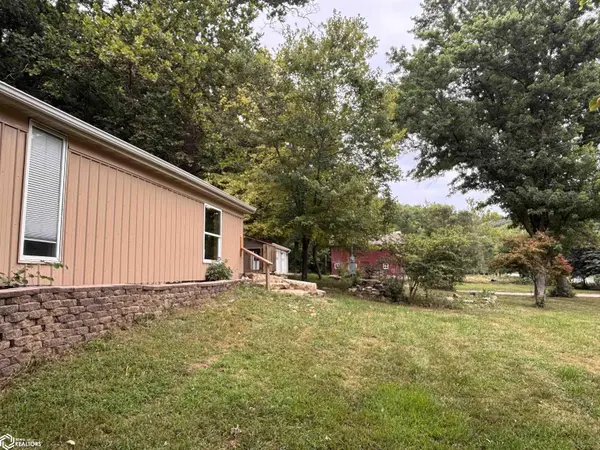 1153 Croton RD, Farmington, IA 52626