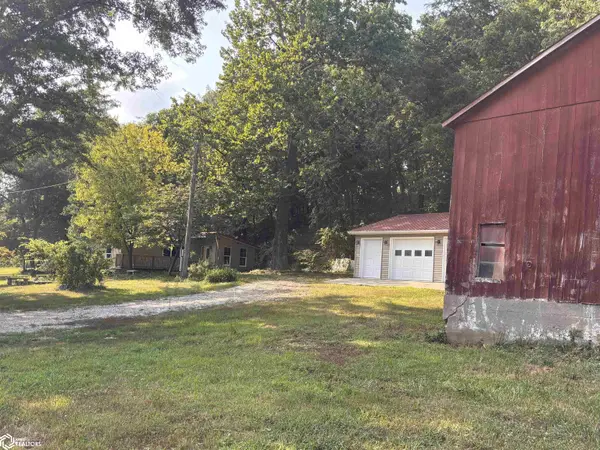1153 Croton RD, Farmington, IA 52626