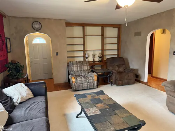 124 2nd AVE, Titonka, IA 50480