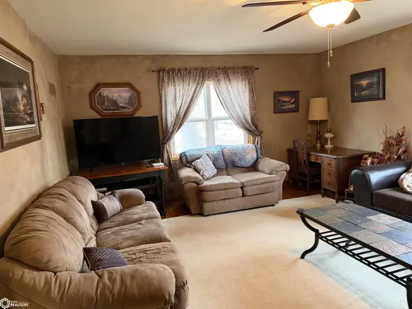 124 2nd AVE, Titonka, IA 50480