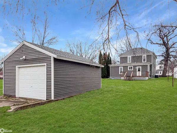 614 1st ST, Traer, IA 50675