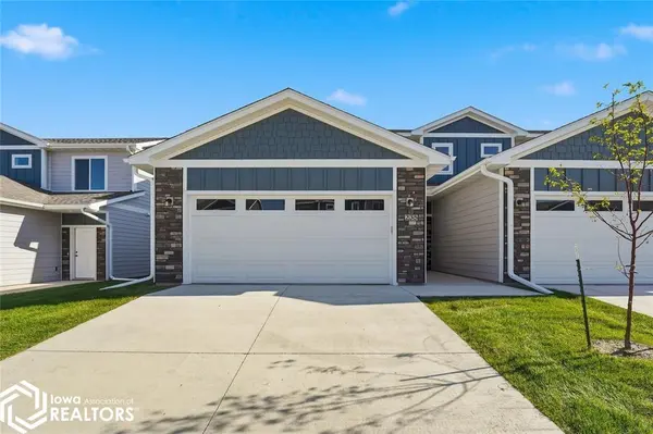 235 NW Waverly DR, Waukee, IA 50263