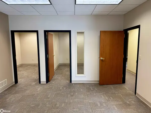 712 N Crawford ST, Carroll, IA 51401-0202