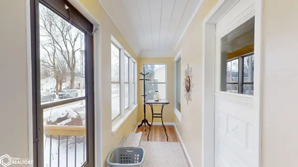 109 S 9th Street, Clear Lake, IA 50428