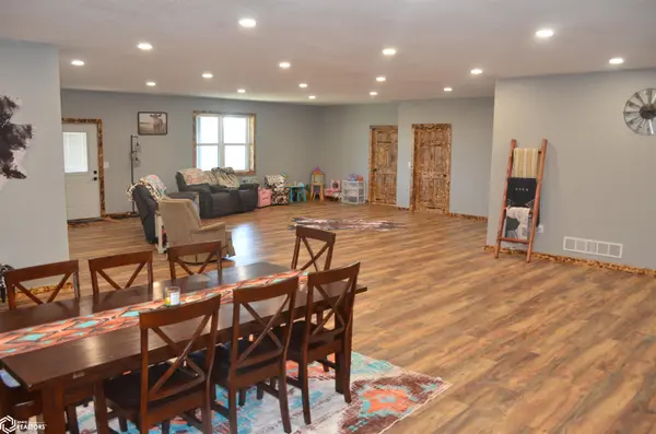 32880 437th ST, Unionville, IA 52594