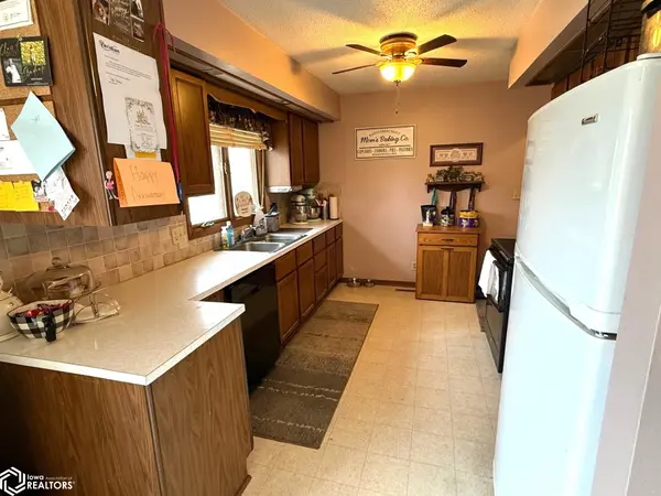 419 W Overmeyer DR, Algona, IA 50511