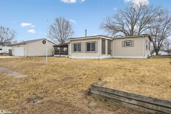 106 N 7th ST, Oquawka, IL 61469