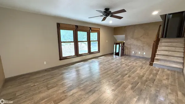 1304 2nd ST, Mason City, IA 50401