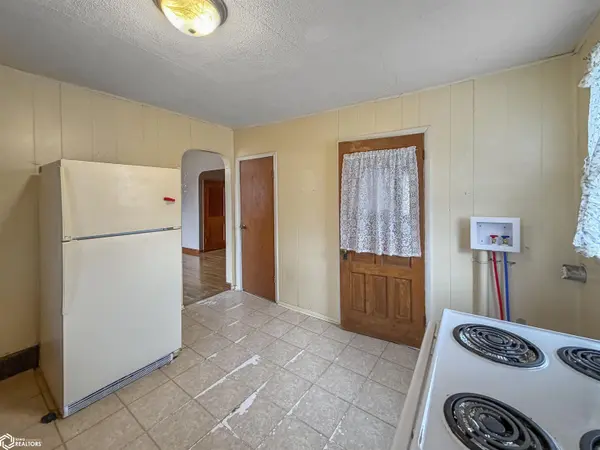 410 1st ST, Traer, IA 50675