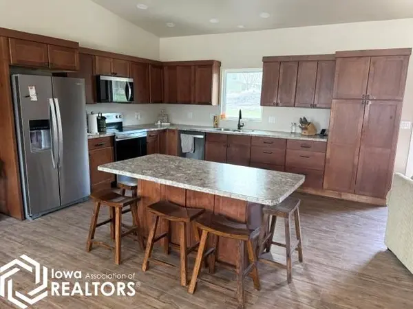 113 S Oaks DR, Algona, IA 50511