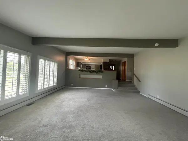 1610 Terrace Blvd, Hampton, IA 50441