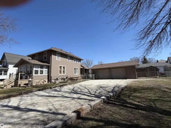 107 10th St. N., Humboldt, IA 50548