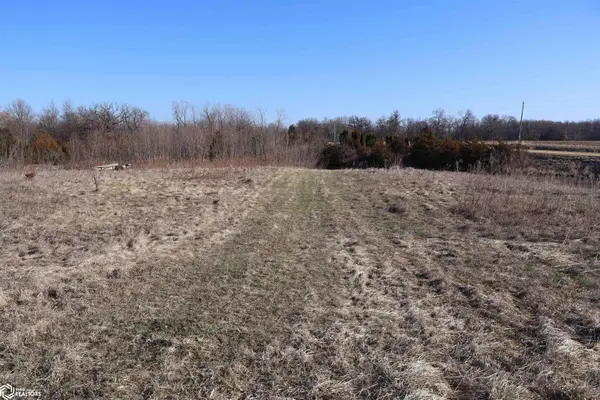 17199 Irish Ridge RD, Burlington, IA 52601