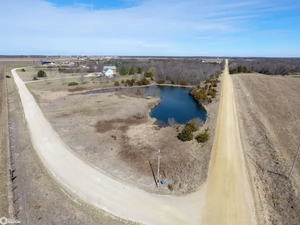 17199 Irish Ridge RD, Burlington, IA 52601