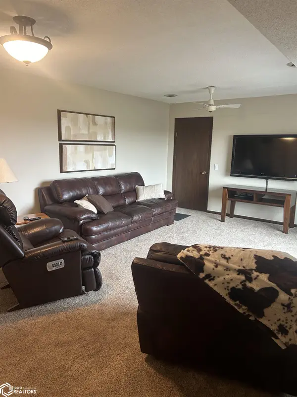 205 4th AVE, Pocahontas, IA 50574