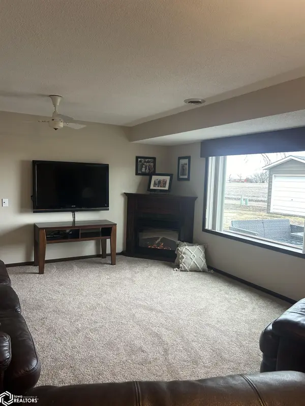 205 4th AVE, Pocahontas, IA 50574