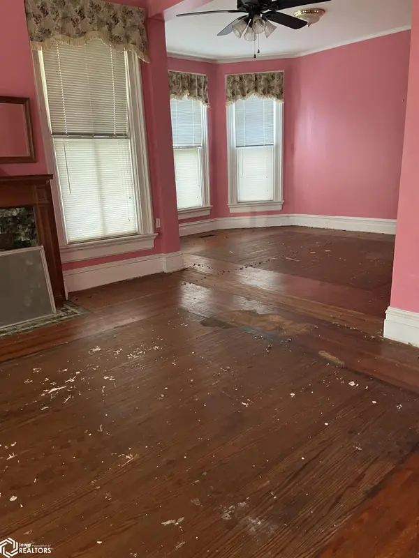 901 Summer ST, Burlington, IA 52601