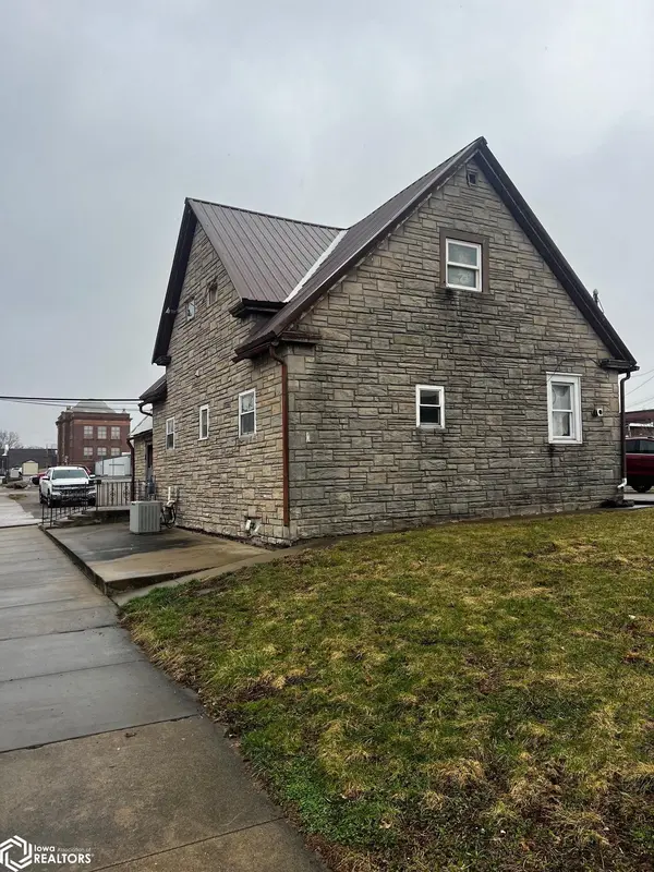 116 N Haynes AVE, Centerville, IA 52544