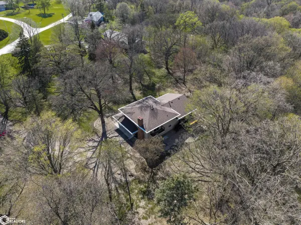2695 Timberlane RD, Webster City, IA 50595