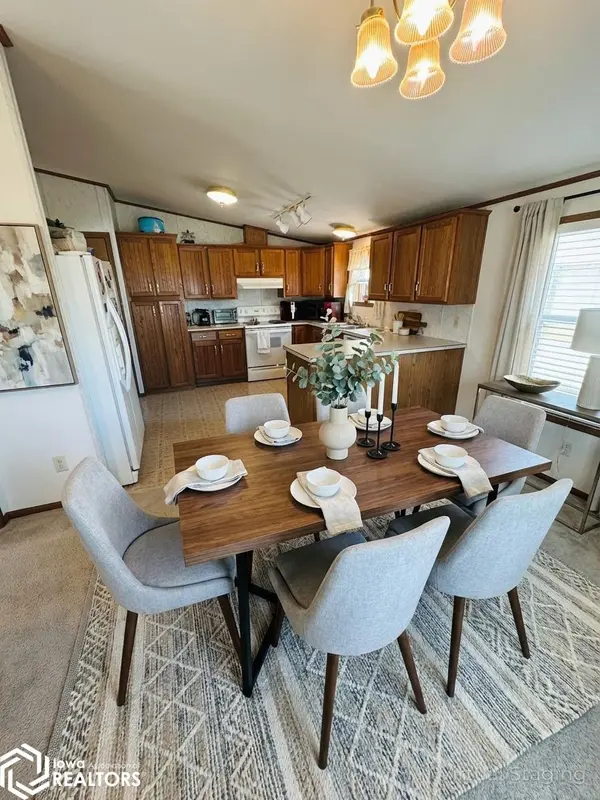 818 Quiet Harbor, Creston, IA 50801