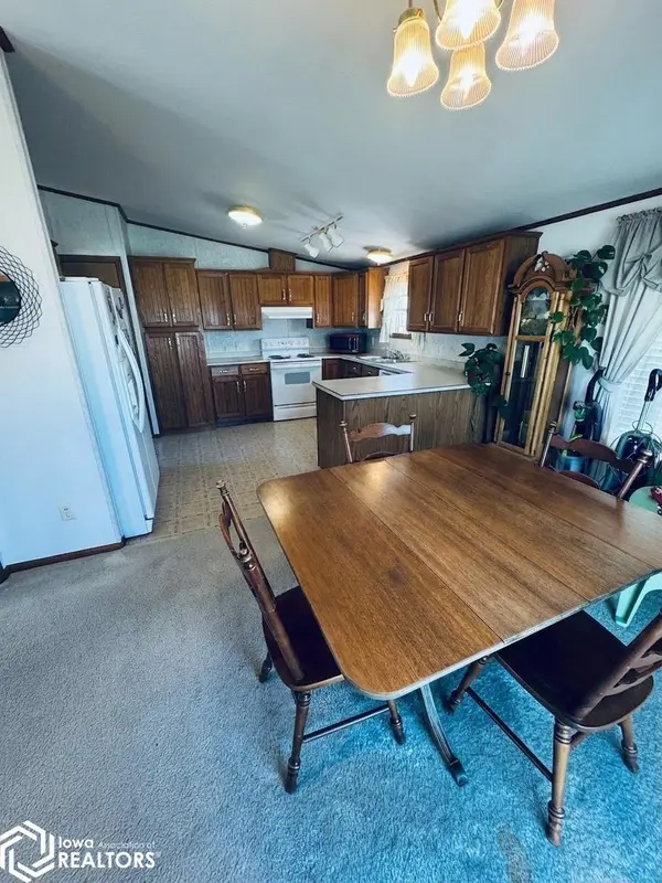 818 Quiet Harbor, Creston, IA 50801