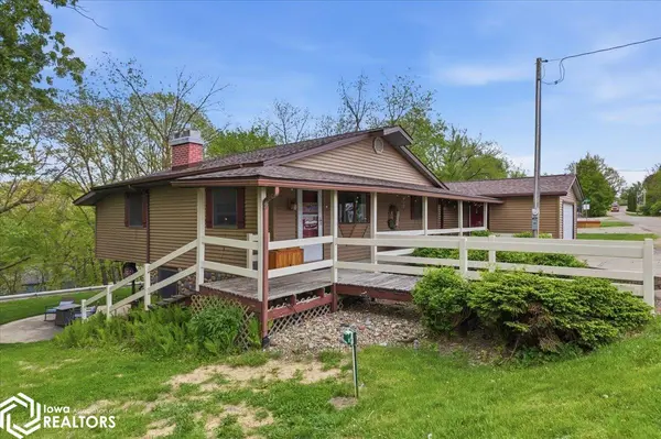 1275 Holiday LN #1, Brooklyn, IA 52211