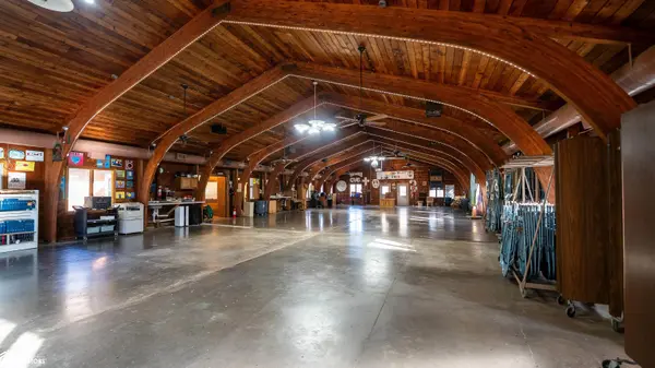 439 Delta AVE, Mechanicsville, IA 52306