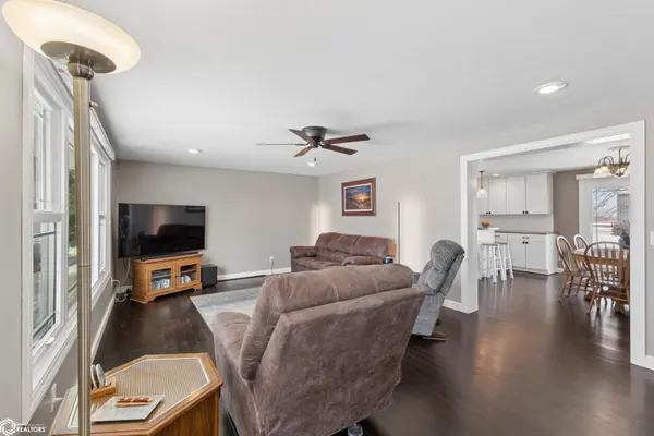 14303 Raven AVE, Mason City, IA 50401