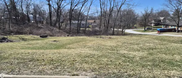 536 N 3rd ST, Centerville, IA 52544