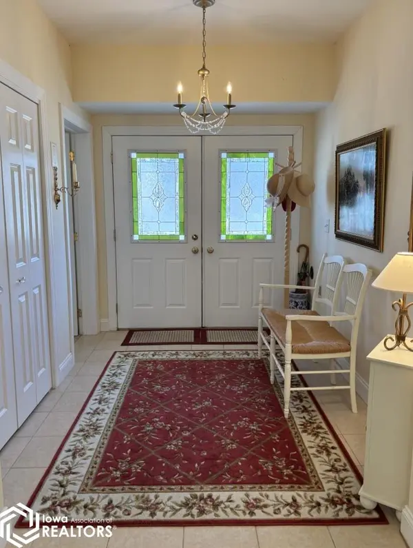 716 Orchard PL, Fairfield, IA 52556