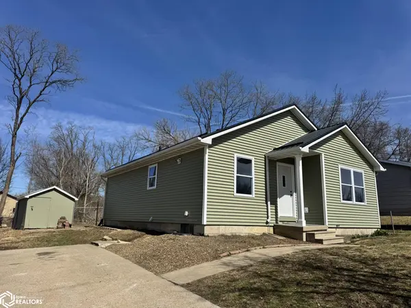 1105 W Adams AVE, Fairfield, IA 52556
