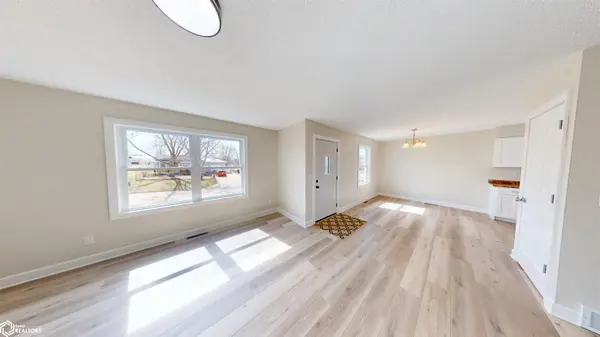 1105 W Adams AVE, Fairfield, IA 52556