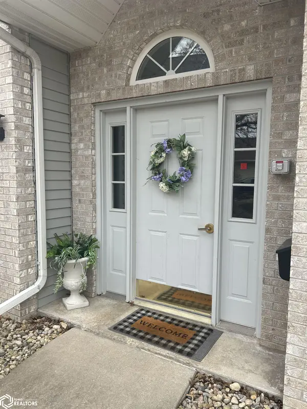 1404 Orchard Meadow DR #D, Burlington, IA 52601