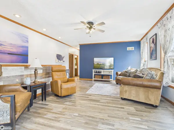 2461 Carbide LN, Keokuk, IA 52632