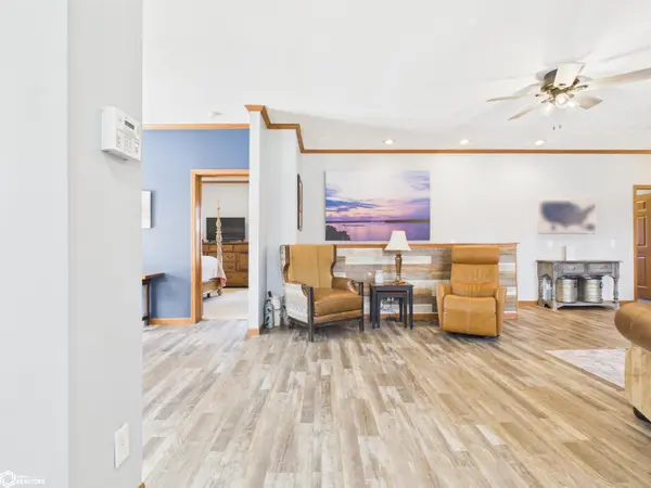 2461 Carbide LN, Keokuk, IA 52632