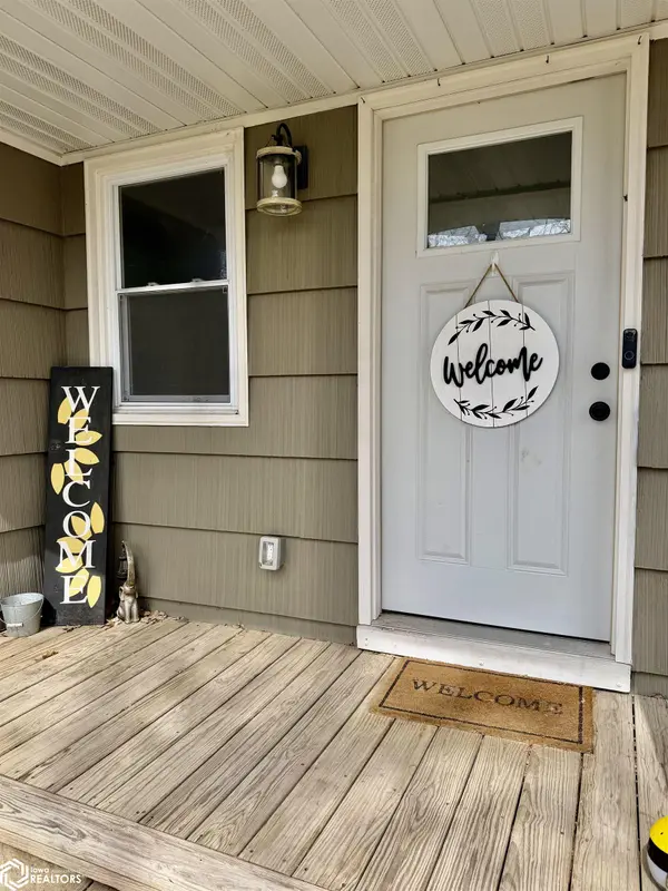 1409 J AVE, Oskaloosa, IA 52577