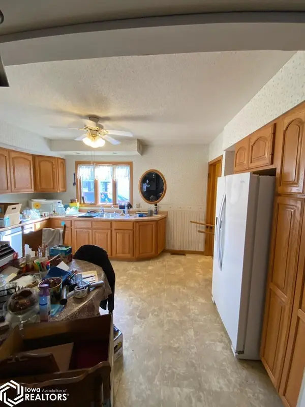 355 W 7Th ST, Garner, IA 50438