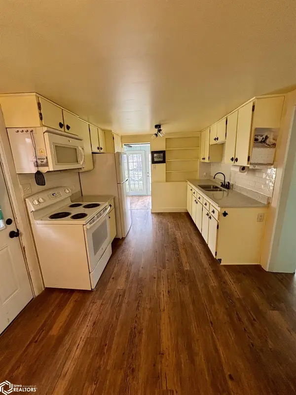 20490 Ivy TRL, Keosauqua, IA 52565