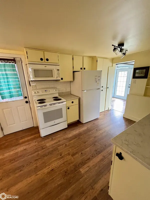 20490 Ivy TRL, Keosauqua, IA 52565