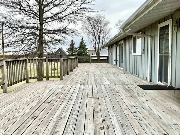 208 Pine Ridge Road, Melrose, IA 52569