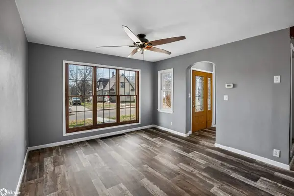 415 College Hill Ave, Oskaloosa, IA 52577