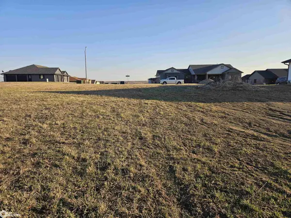 1413 -1415 E 10Th ST, Carroll, IA 51401