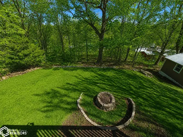 1279 Holiday LN, Brooklyn, IA 52211