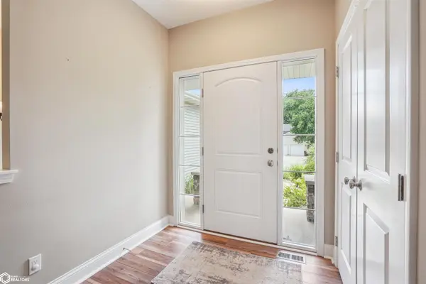 929 Sampson DR, Nevada, IA 50201