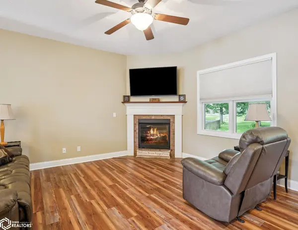 929 Sampson DR, Nevada, IA 50201