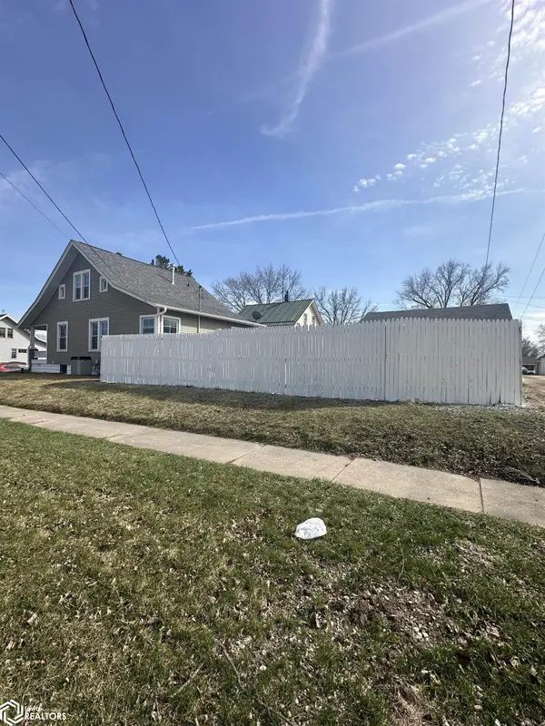 227 Moorhead, Iowa Falls, IA 50126