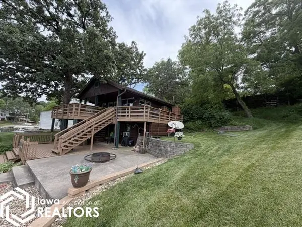 1053 Lakeshore DR, Brooklyn, IA 52211