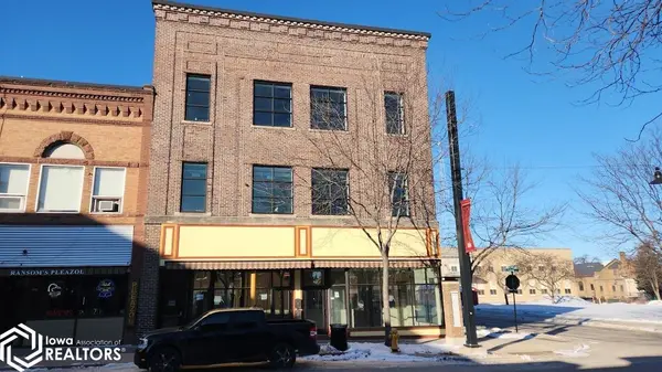 122-124 N Federal AVE, Mason City, IA 50401